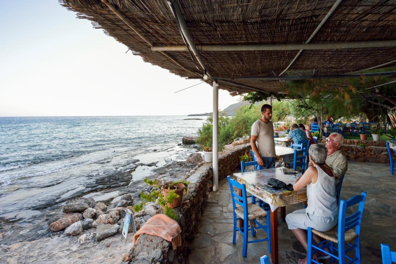 Taverna Akrogiali Lutró Exterior foto