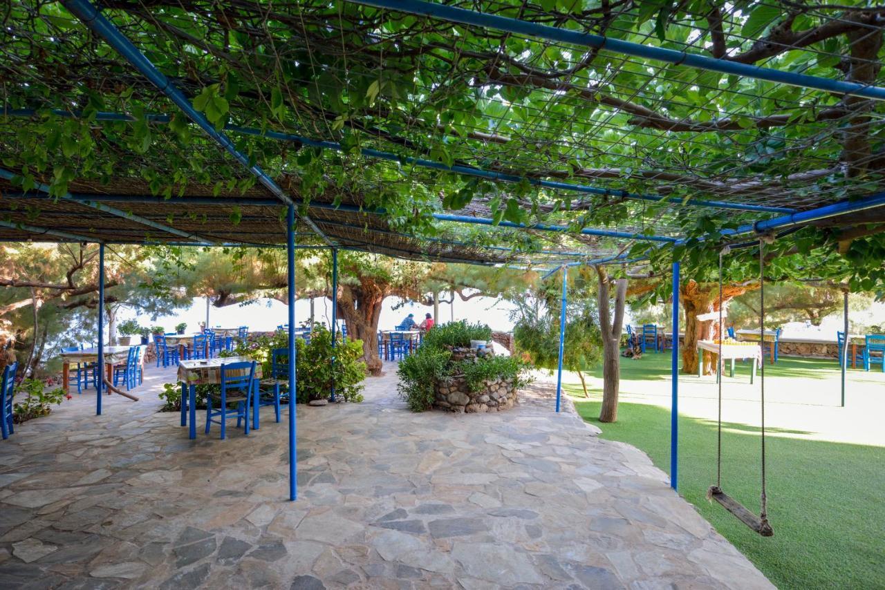 Taverna Akrogiali Lutró Exterior foto