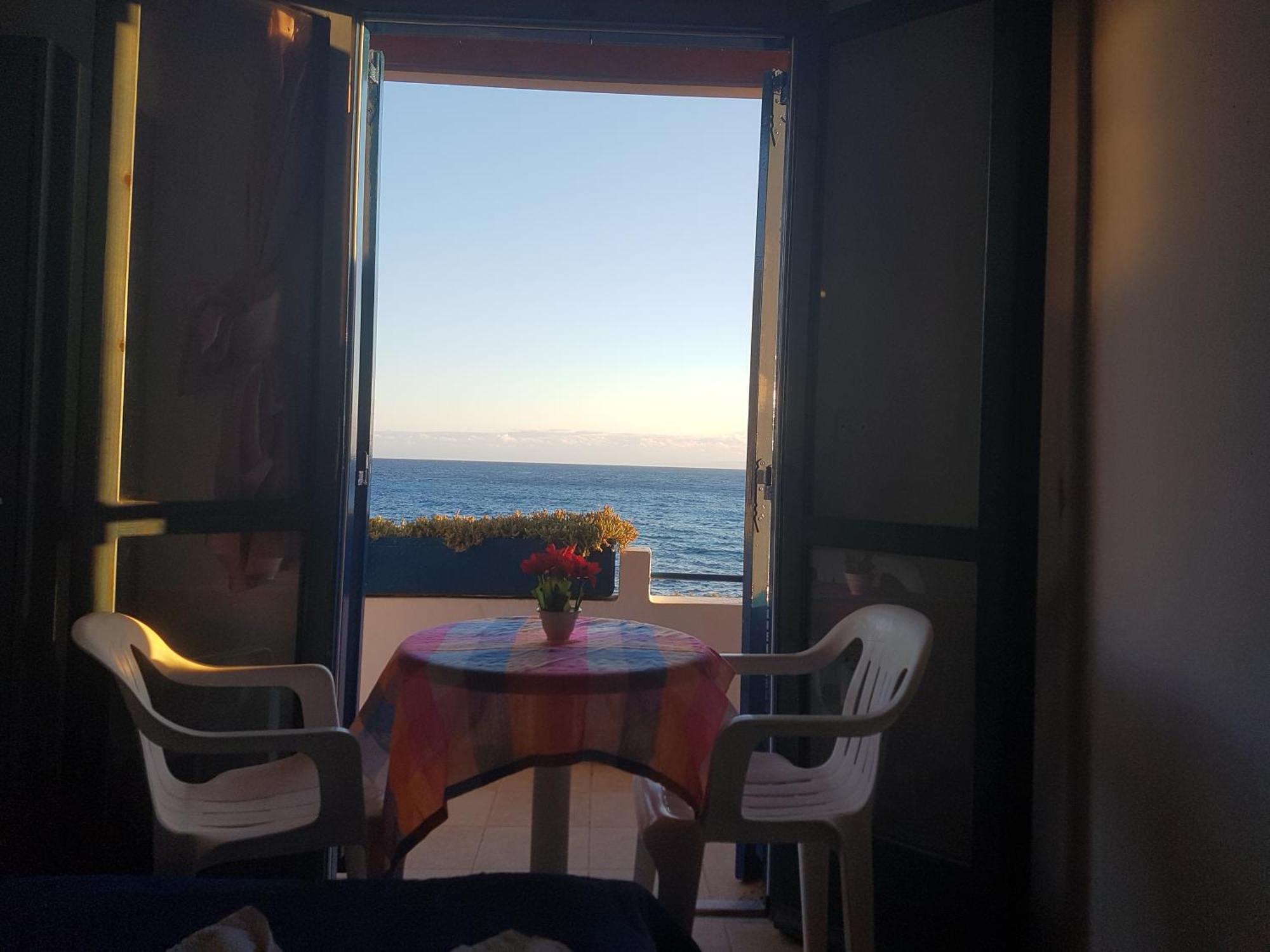 Taverna Akrogiali Lutró Exterior foto