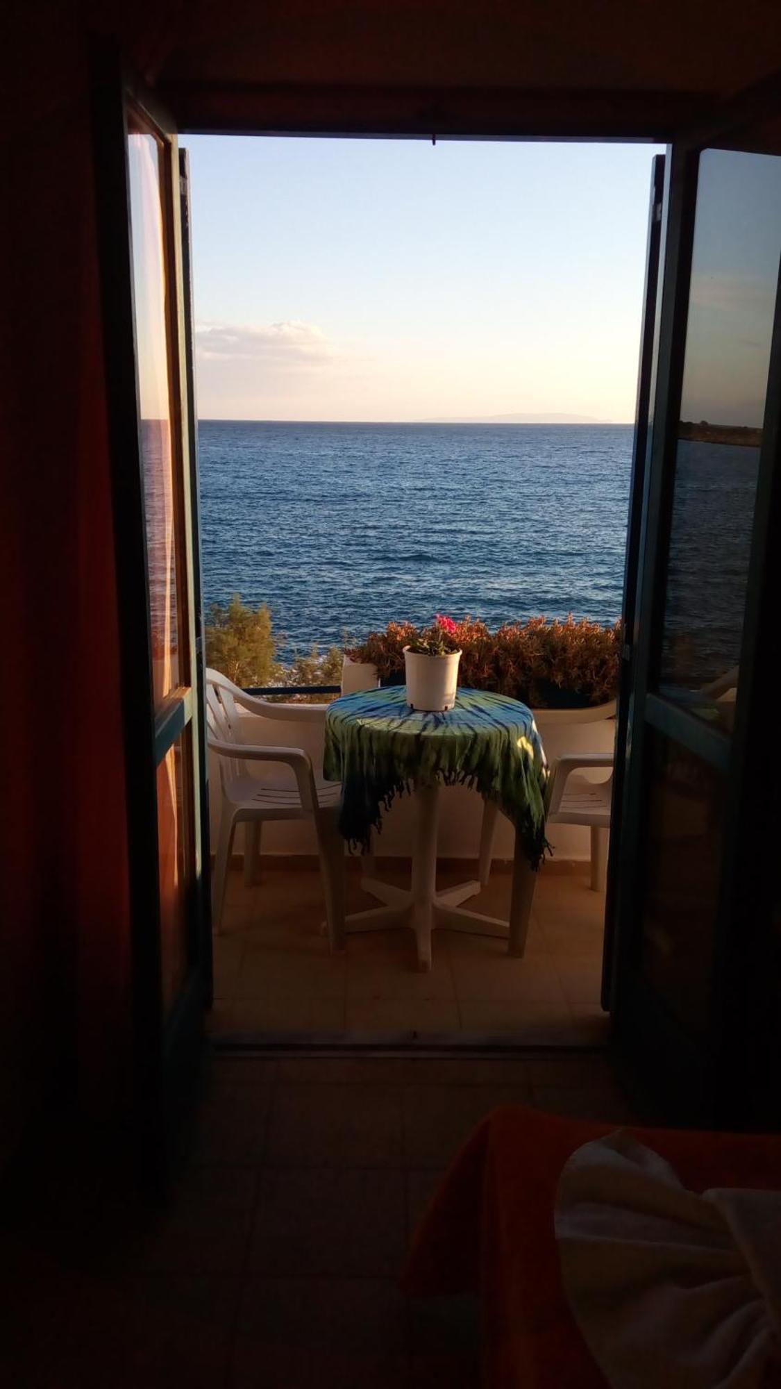 Taverna Akrogiali Lutró Exterior foto