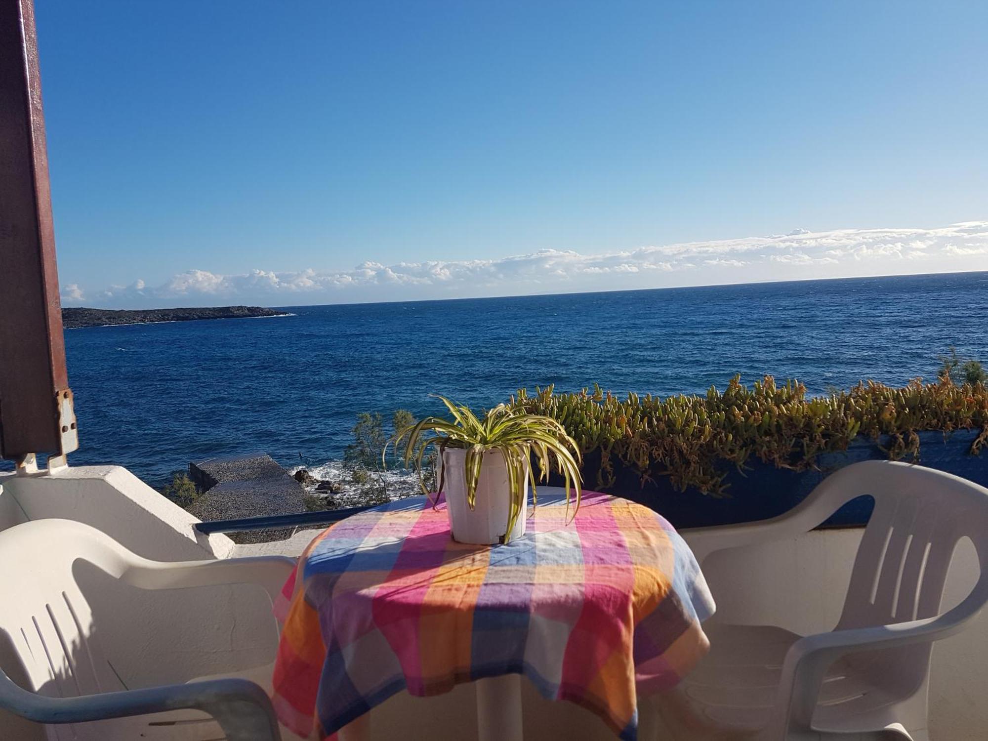 Taverna Akrogiali Lutró Exterior foto