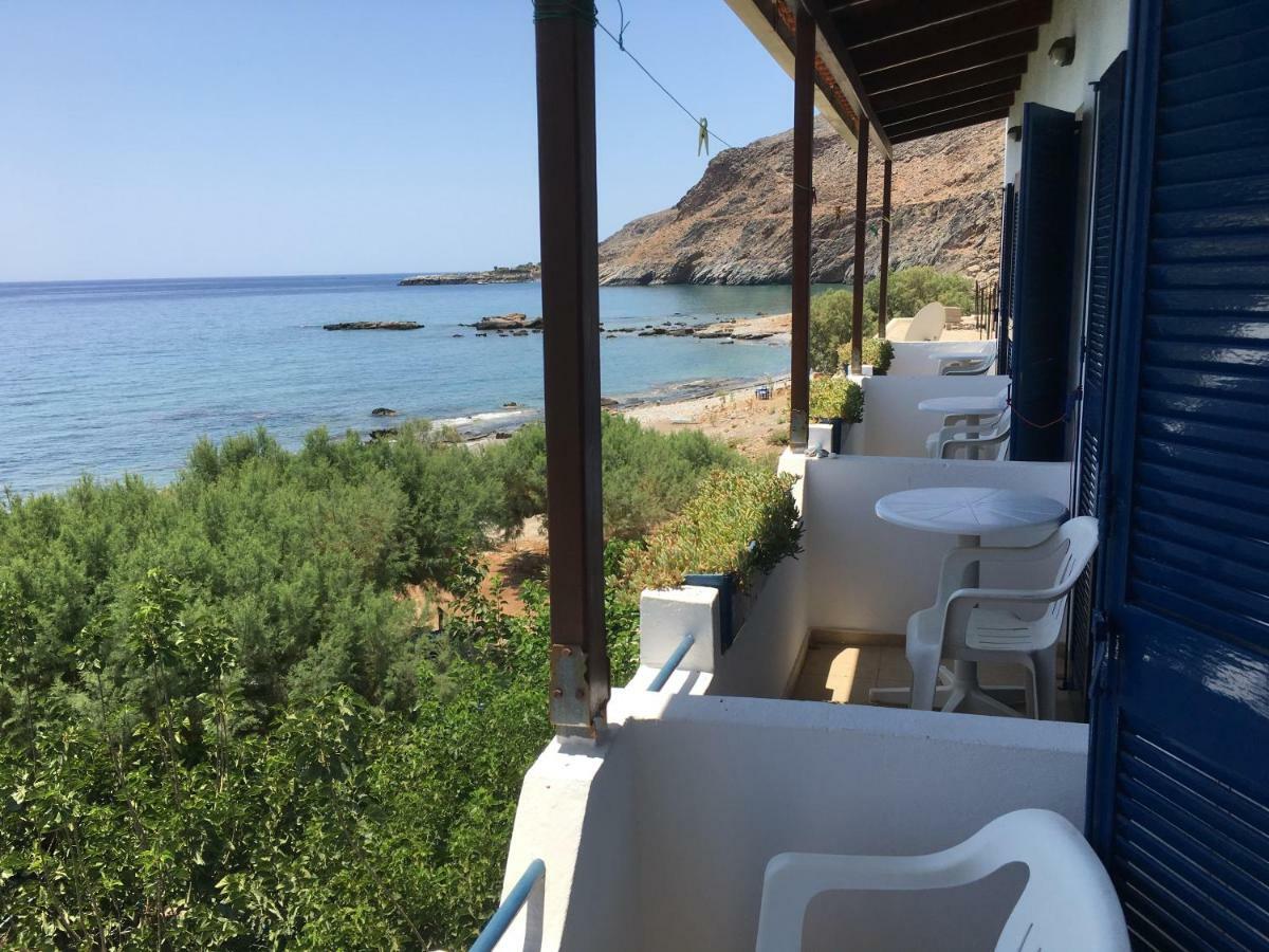 Taverna Akrogiali Lutró Exterior foto