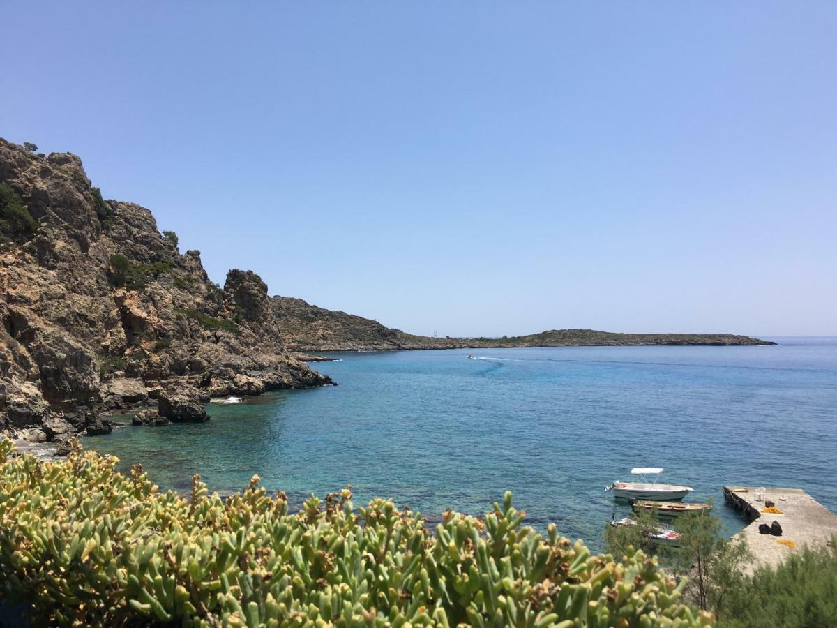 Taverna Akrogiali Lutró Exterior foto