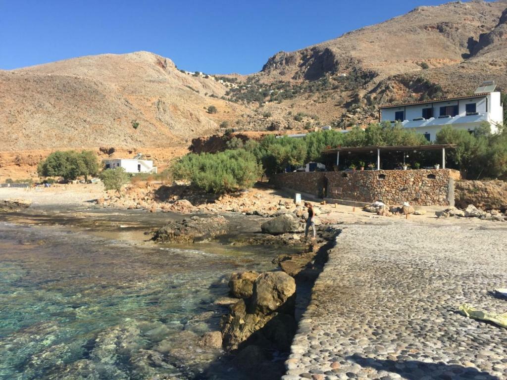 Taverna Akrogiali Lutró Exterior foto