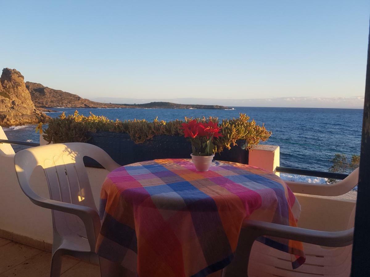 Taverna Akrogiali Lutró Exterior foto
