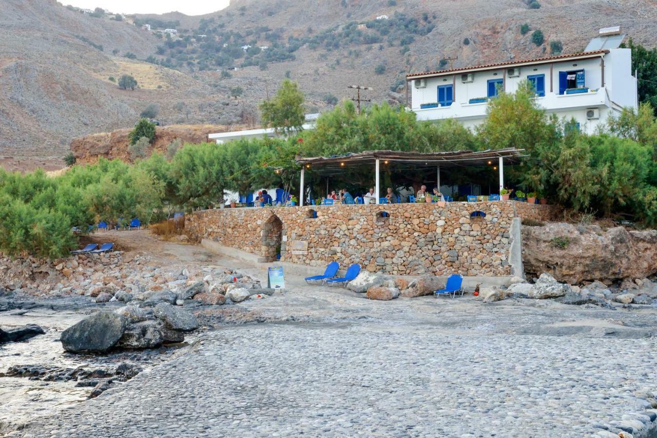 Taverna Akrogiali Lutró Exterior foto